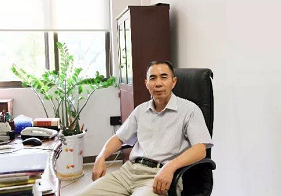 应时而生，着眼未来 ——专访长江学者特聘教授李新春教授