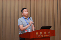 柳学信院长、徐炜副院长应邀出席首届经济与管理学院院长论坛