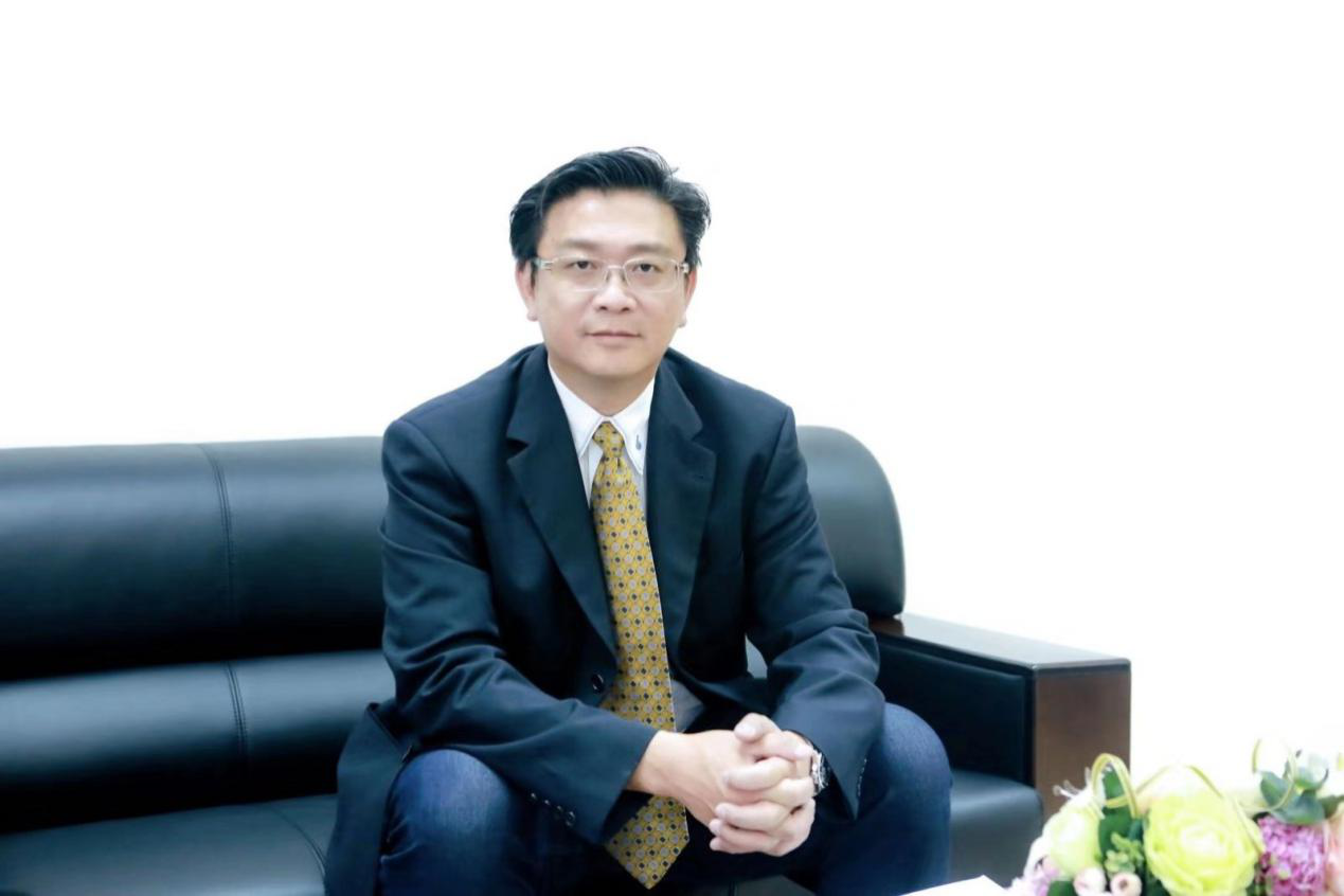 用慈善的心做教育  用创新的理念育人才 ——专访新华都商学院院长林霖教授