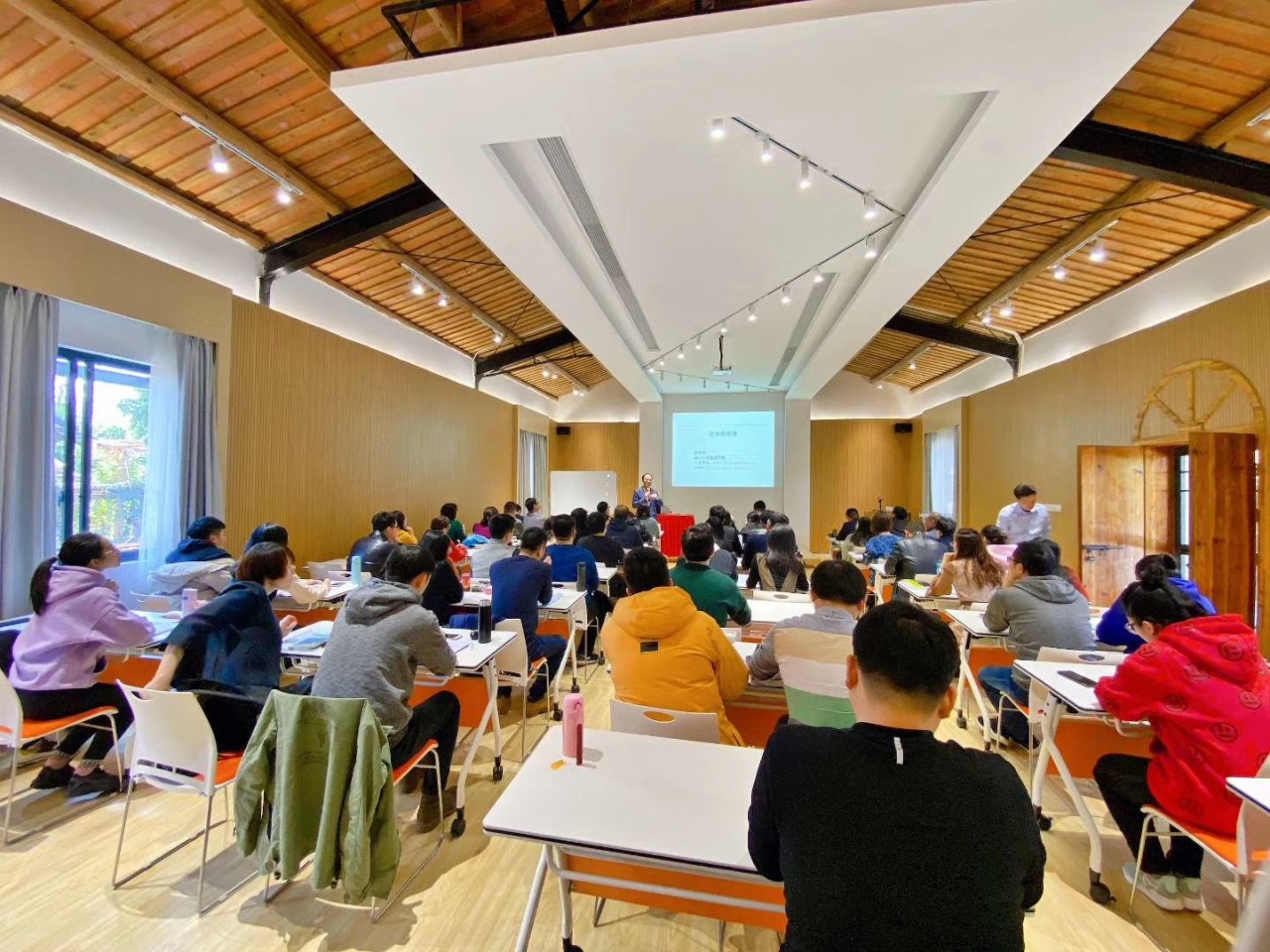 兰州理工大MBA“海丝文化”游学活动 | 专题讲座—— 郑振龙教授《投资的逻辑》