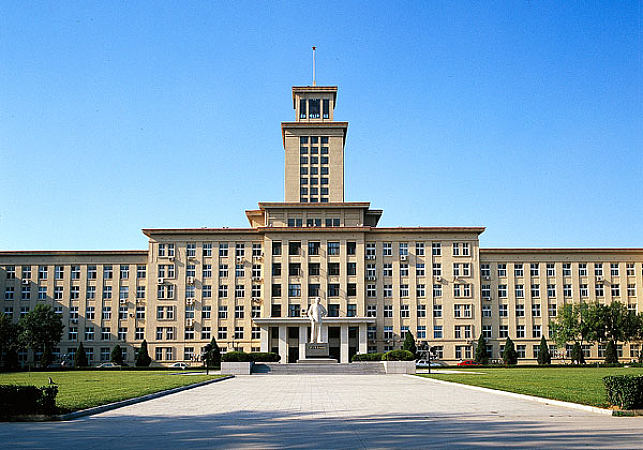 南开大学MTA师生奏响“战疫进行曲”