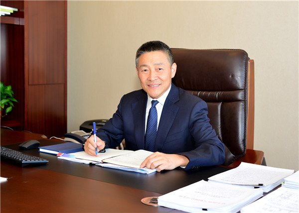 中国学者——哈尔滨电气集团公司董事长、党委书记斯泽夫