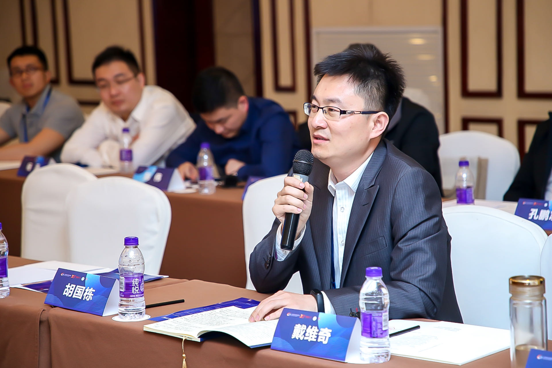 东北财经大学工商管理学院副院长胡国栋一行出席 2021年度全国财经类院校商学院院长工作交流会议