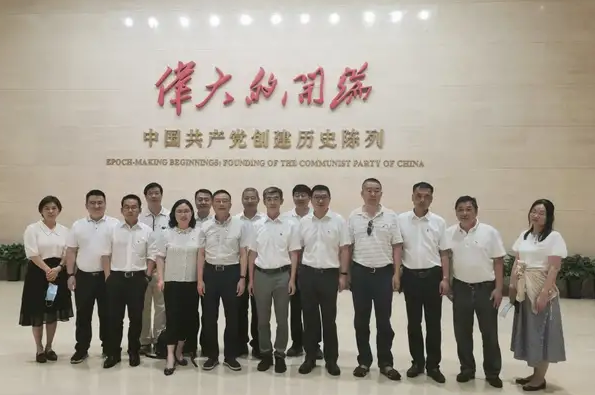 华中科技大学管理学院领导带队赴复旦大学管理学院、同济大学经济与管理学院调研交流