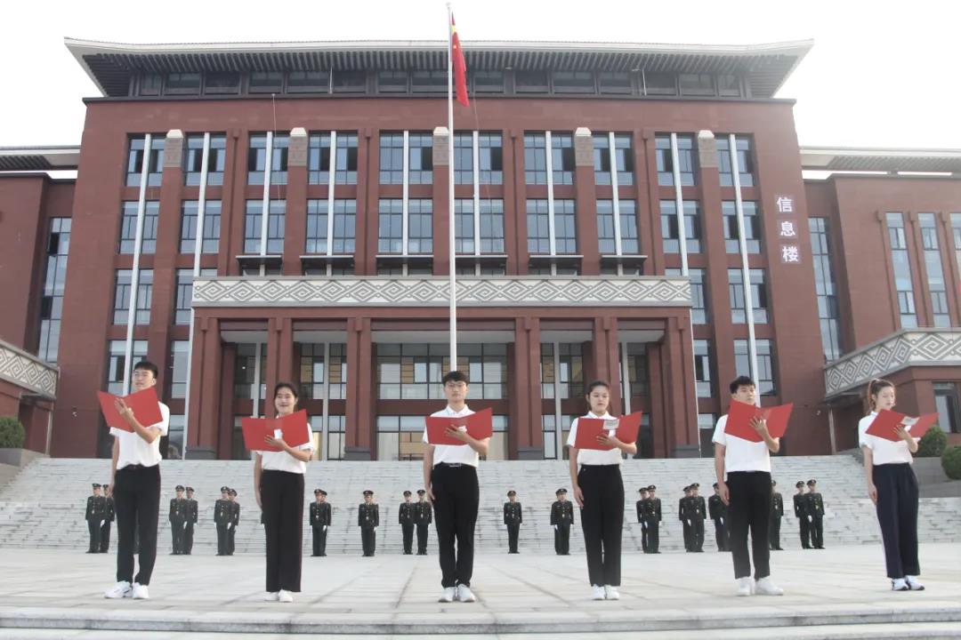 【管院动态】管理学院参加广西民族大学武鸣校区2021年秋季新学期升旗仪式
