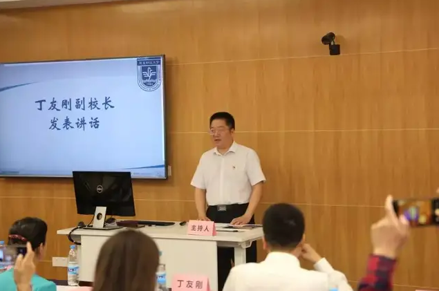 广东财经大学粤商（MBA）学院校友会第三届理事会换届暨实践导师聘任仪式成功举办
