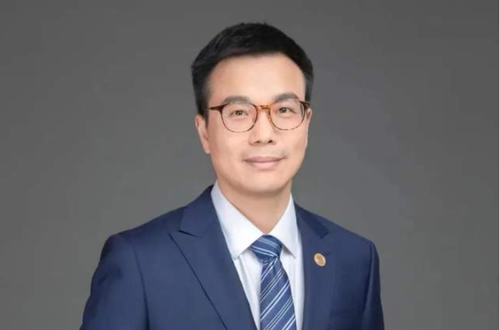 媒体聚焦丨上财商学院魏航：迫使你改变的人不是同行——人工智能对商学院教授的改变与转型（上篇）
