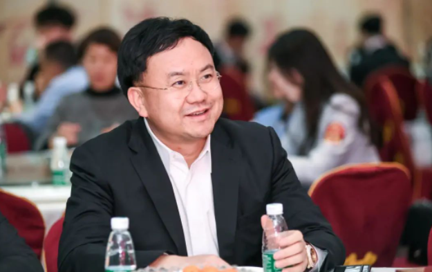 E启•致未来丨EMBA金融俱乐部会长、黄金铺集团董事局主席幸运：追高逐新，永远乐此不疲——管理学院EMBA二十周年校友系列专访