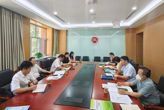 中国煤炭地质总局党委副书记、副局长任辉一行到地大（北京）经济管理学院调研交流