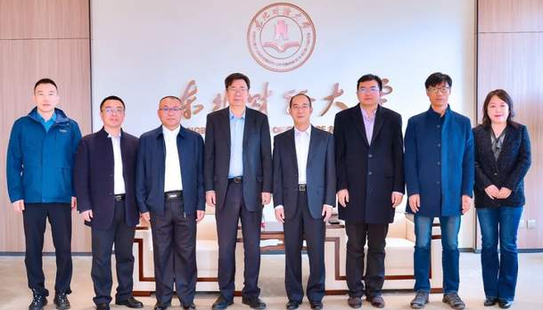 构建中国特色哲学社会科学专家讲坛“中国特色公司治理新兴学科的建构与发展思考”成功举办