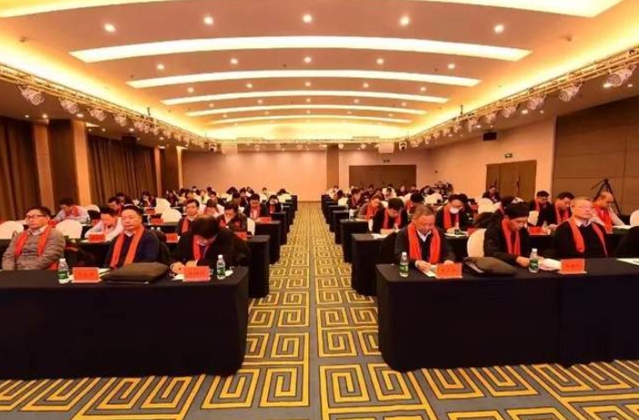  河南理工大学工商管理学院企业家论坛暨MBA校友联谊会成立大会隆重举行