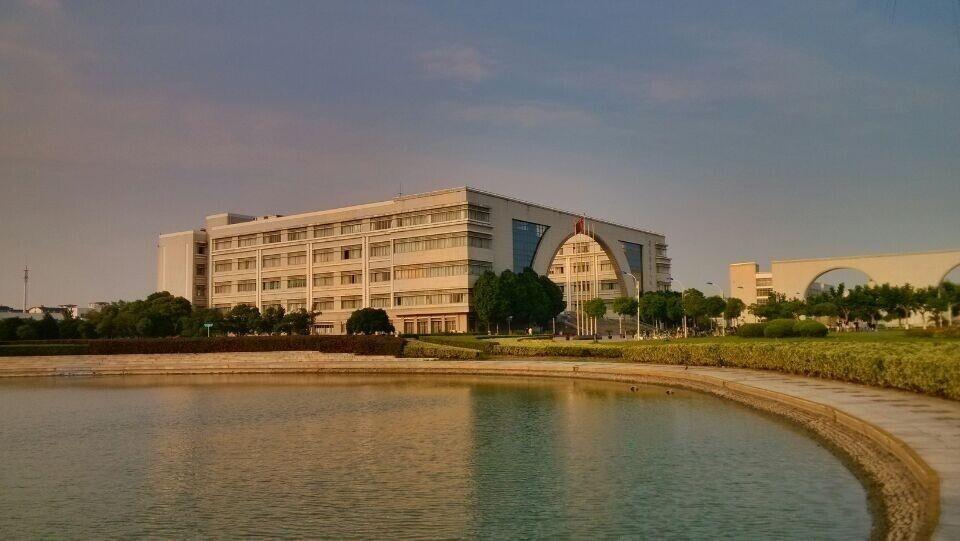 2025央广网MBA暨专业学位研究生教育年度盛典：上海对外经贸大学MBA