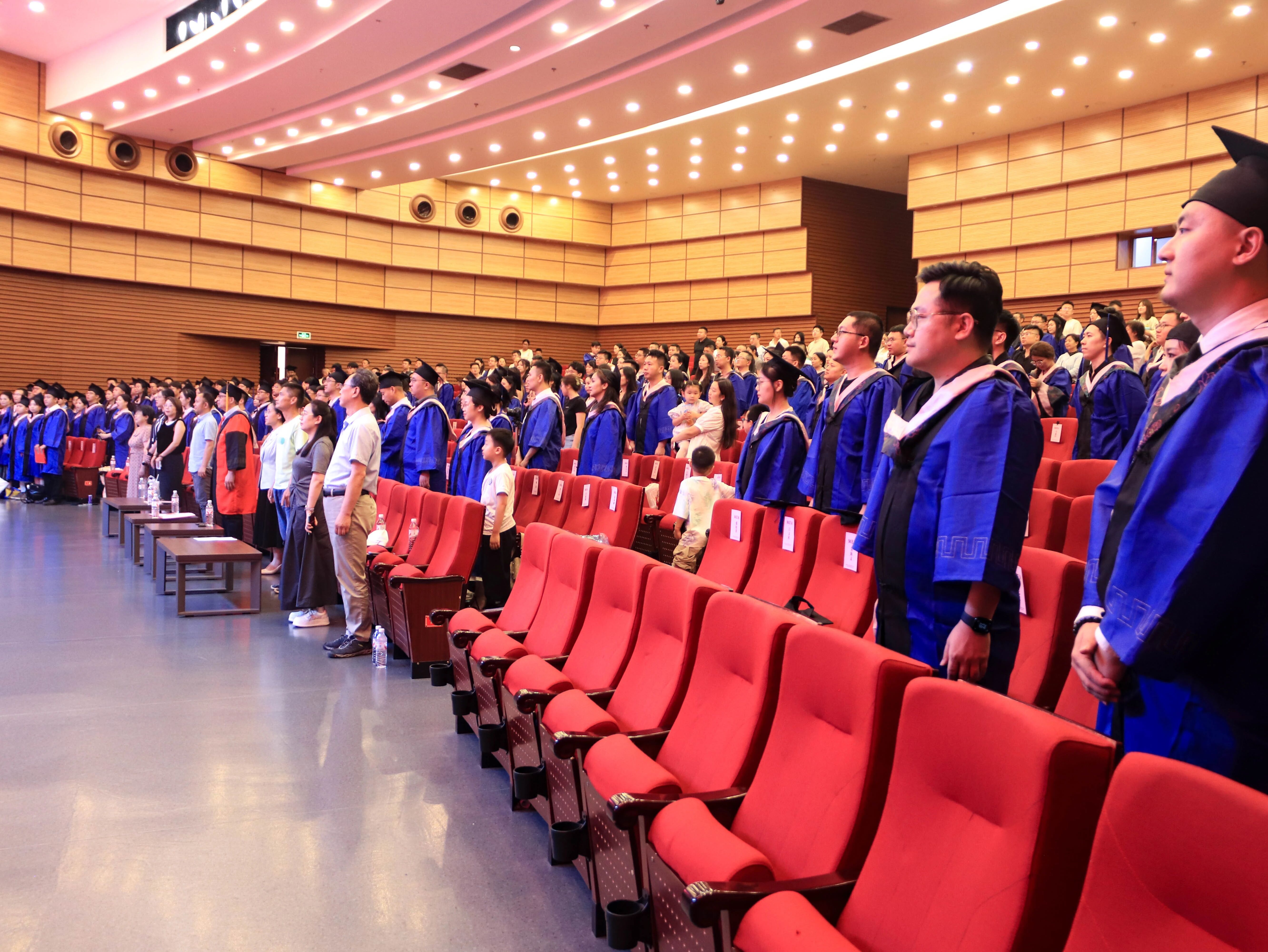 拨穗启新程 逐梦赴山海——太原理工大学经管学院举办2026年专业学位硕士毕业典礼暨学位授予仪式