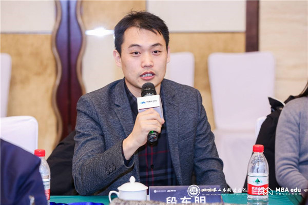 段东明.jpg